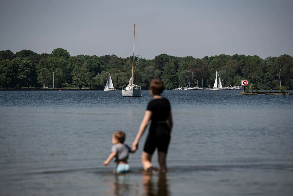 Laut Lageso werden alle 39 Badestellen in der Hauptstadt während der Badesaison regelmäßig untersucht.