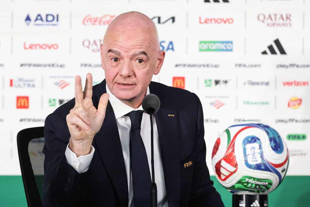 „Raus aus der WM!“ – Widerstand gegen Infantino erreicht neuen Höhepunkt