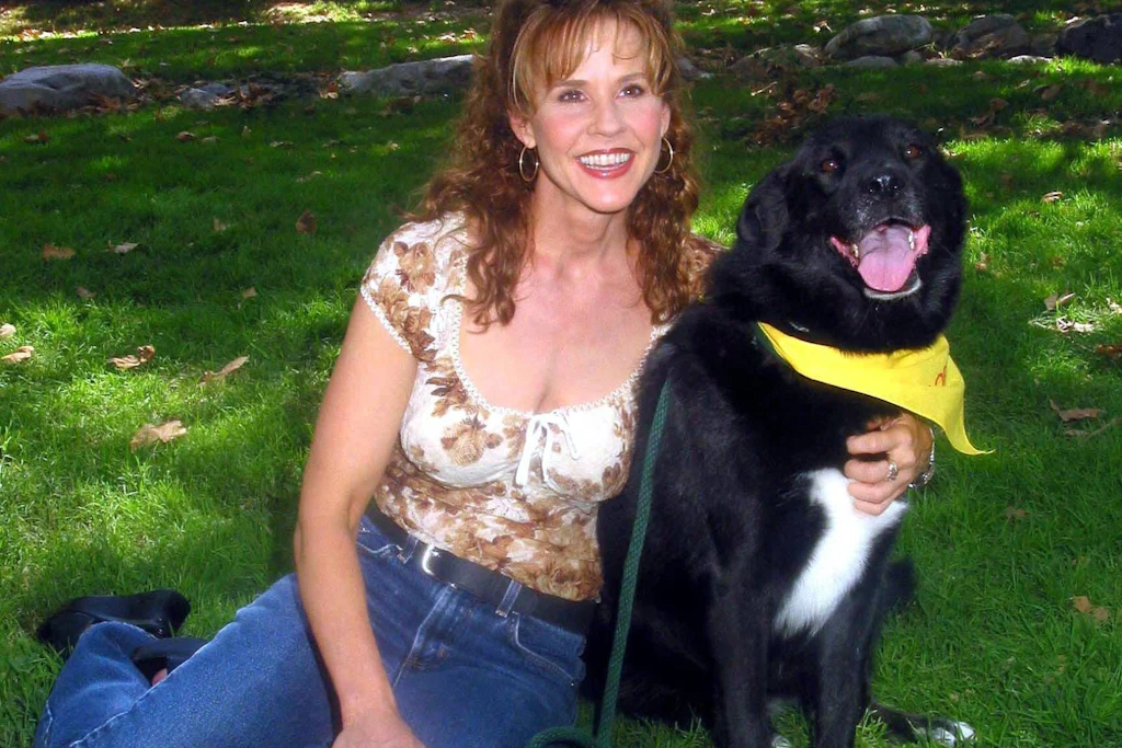 Linda Blair und Hund. Sie hatte noch 109 Hunde mehr.