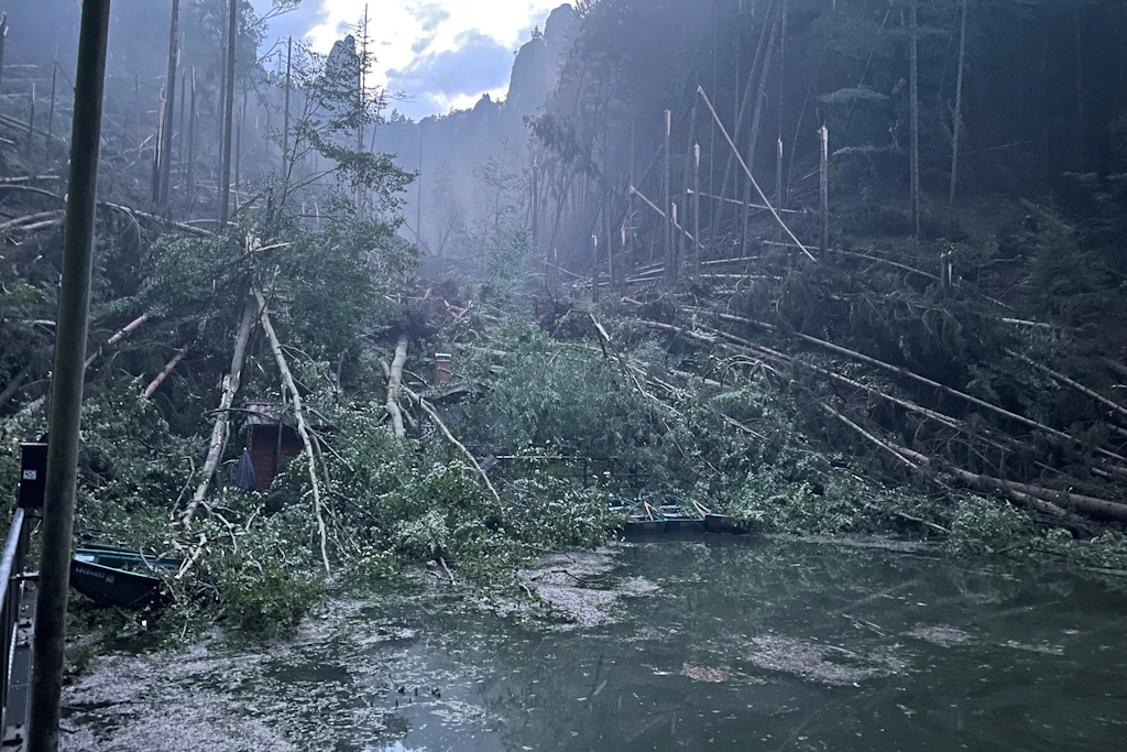 Der idyllische Amselsee ist verwüstet, der Kanuverleih geschlossen.