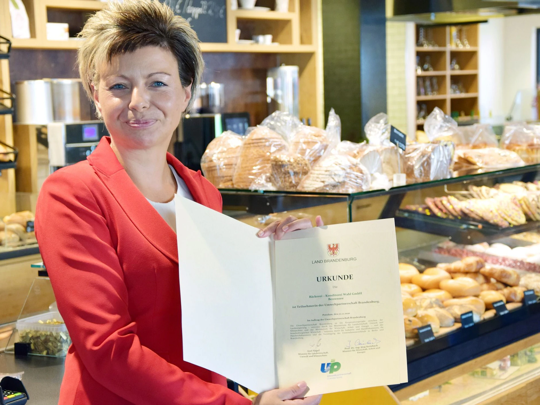 Annett Wahl übernahm 2017 den Bäckereibetrieb von ihren Eltern, 2022 wurde sie zur Unternehmerin des Landes Brandenburg ausgezeichnet.