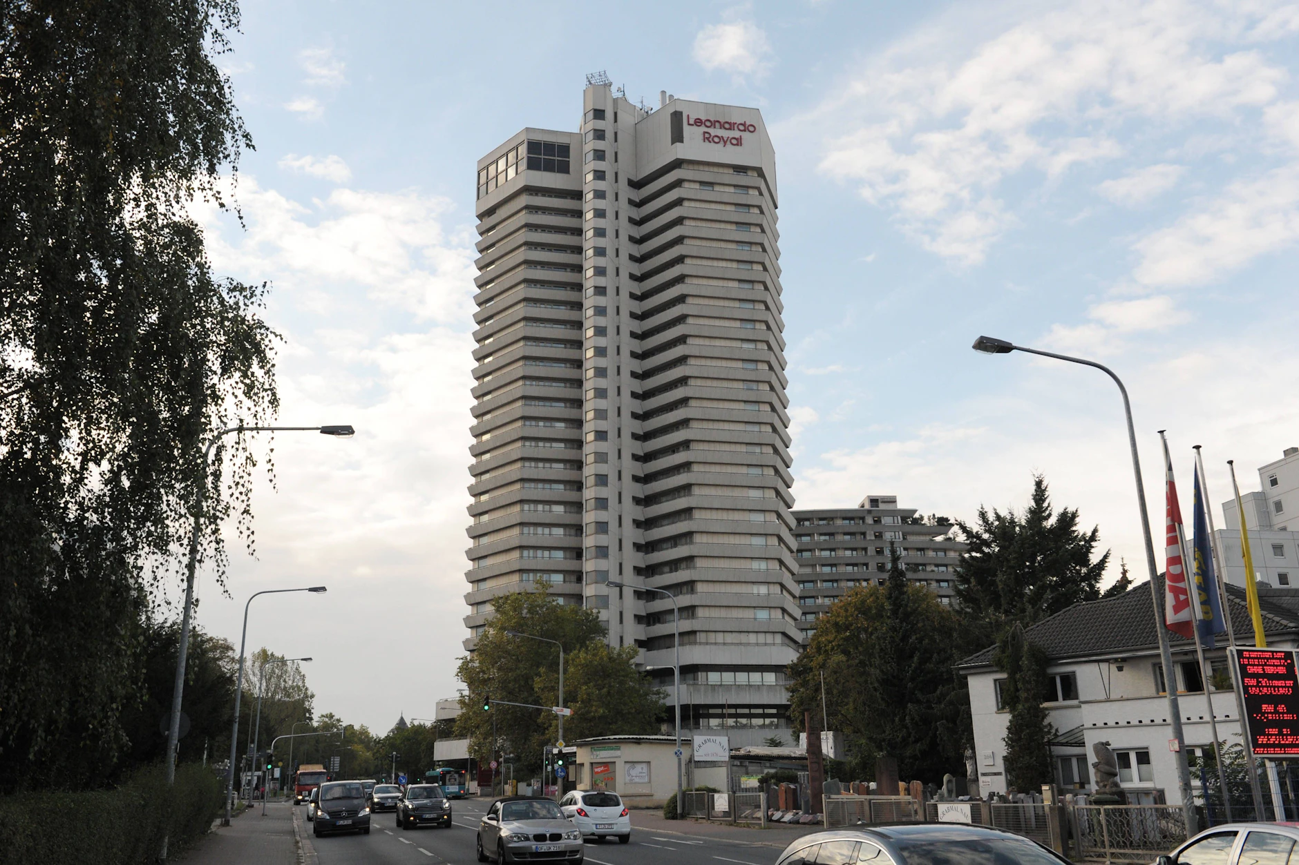 Das Leonardo Royal Hotel im Stadtteil Sachsenhausen in Frankfurt/Main