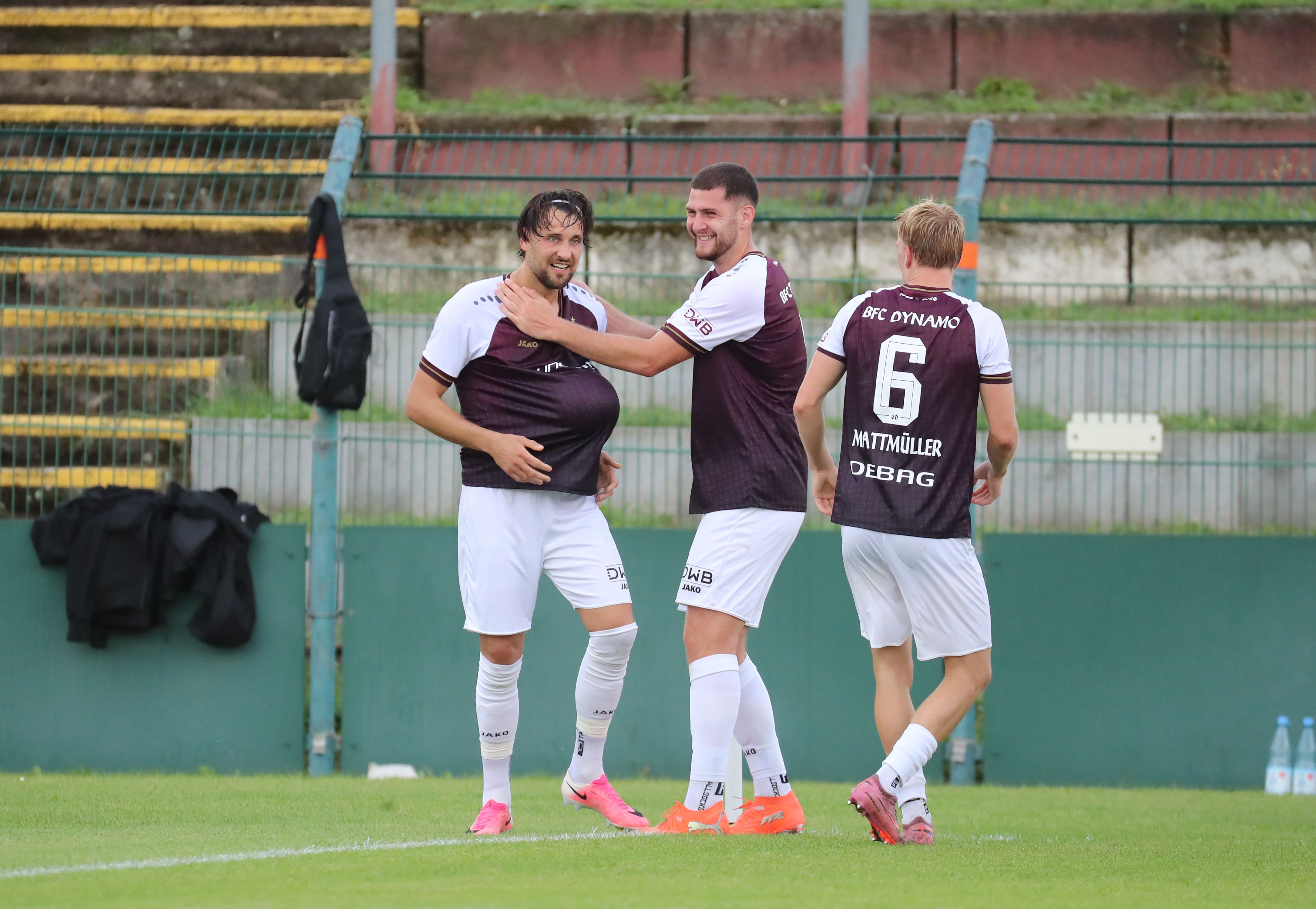 BFC Dynamo feiert Kapitän Rufat Dadashov für zwei tolle Volltreffer
