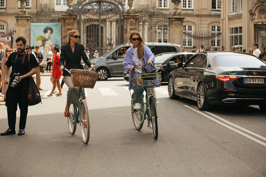 Freie Fahrt für den Scandi-Chic: Auf den 400 Kilometern Radweg der dänischen Hauptstadt ordnet sich der Autoverkehr unter.
