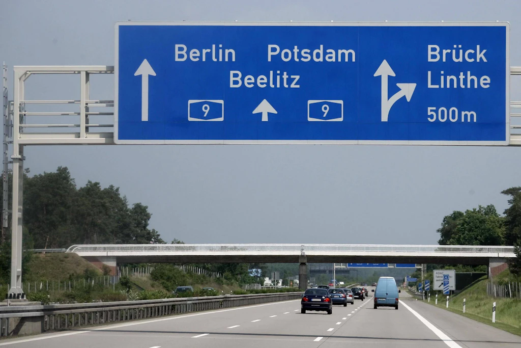 Auf der A9 zwischen Beelitz und Brück liegt der Rastplatz Borker Heide, im ADAC-Test 2026 die zweitbeste unbewirtschaftete Anlage Deutschlands.