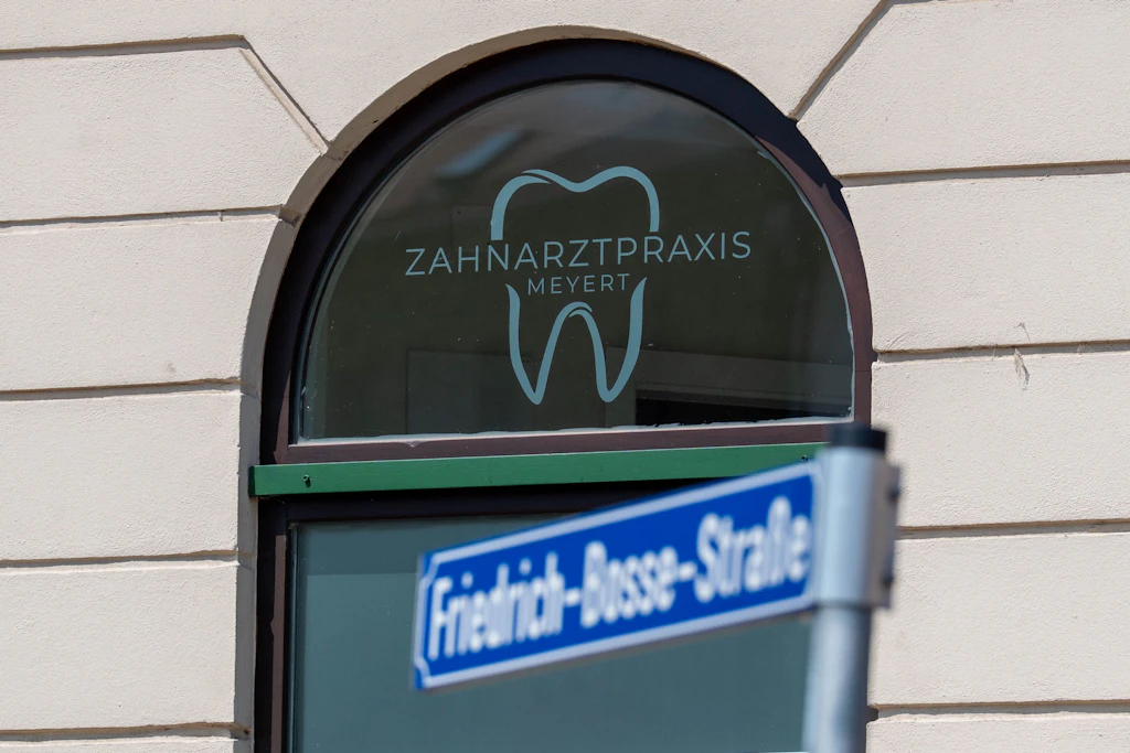 Das Opfer flüchtete in eine nah gelegene Zahnarztpraxis.