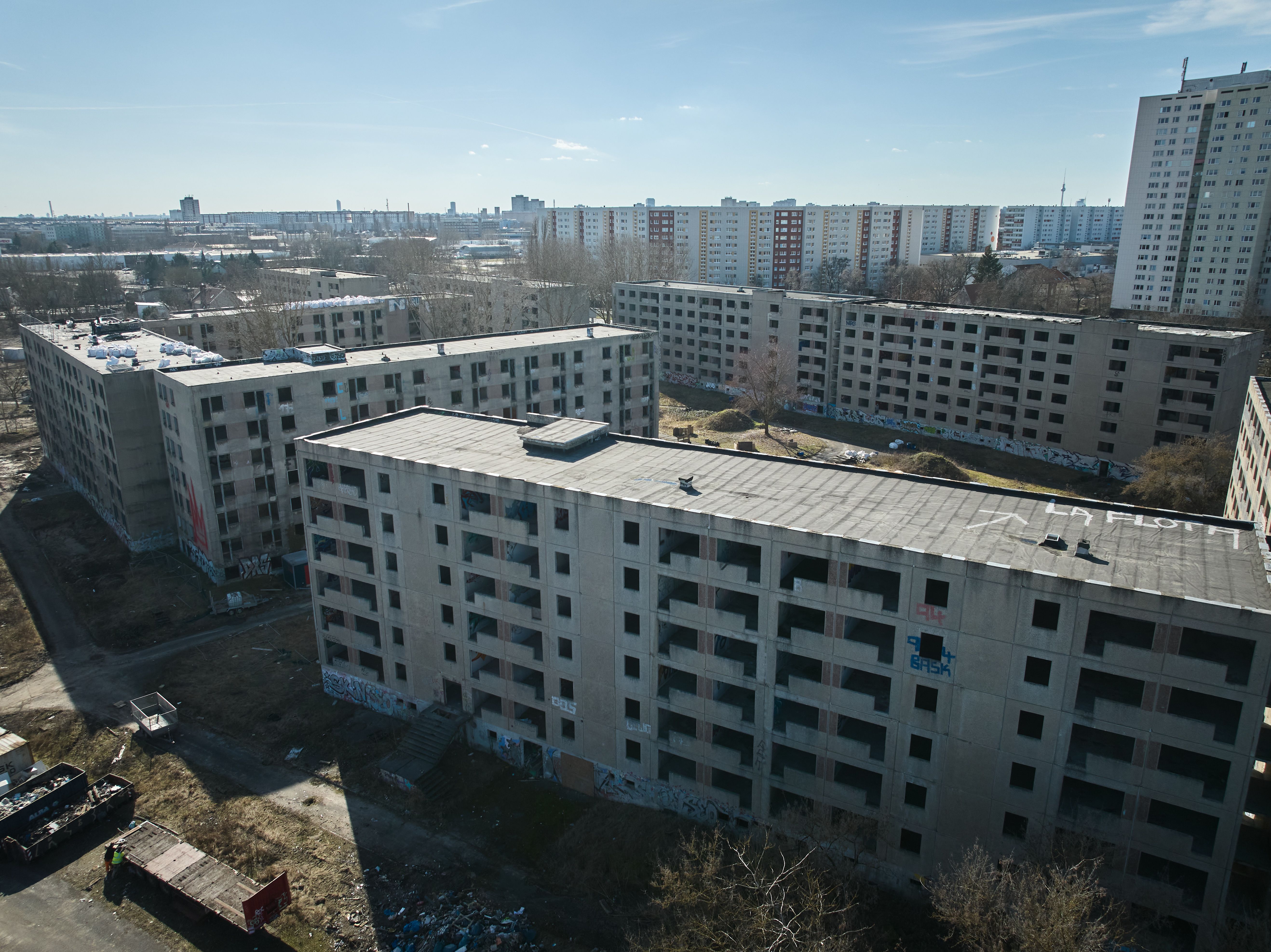 23 Jahre Verfall und kein Abriss: Warum Berlins größter DDR-Lost-Place weiter vor sich hin gammelt