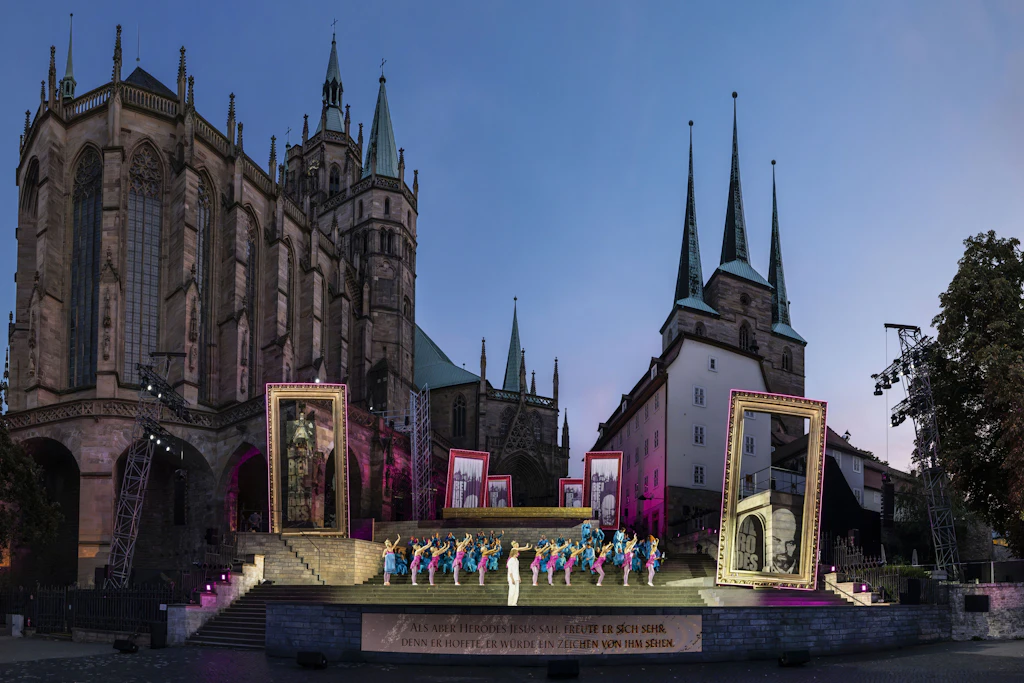 Die Domstufen-Festspiele, das meistbesuchte Musiktheater-Open-Air Ostdeutschlands, starten am Freitag zum 33. Mal. Dieses Jahr ist der kurzfristige Erwerb von Tickets nahezu unmöglich.