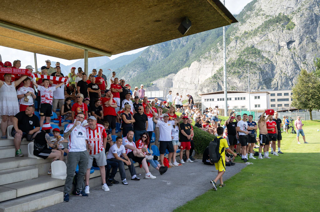 Freude im Trainingslager: 1. FC Union Berlin überrascht seine Fans