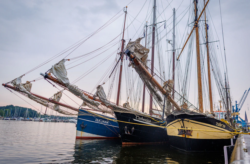Schiffe unter Segeln: Rostock freut sich auf die 35. Hanse Sail