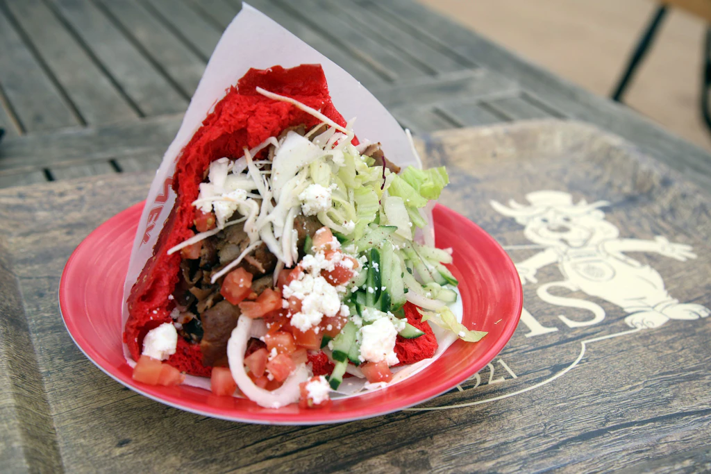 Neun Erdbeerdöner in 40 Minuten: Dieser Mann muss bei Karls nie wieder fürs Essen zahlen