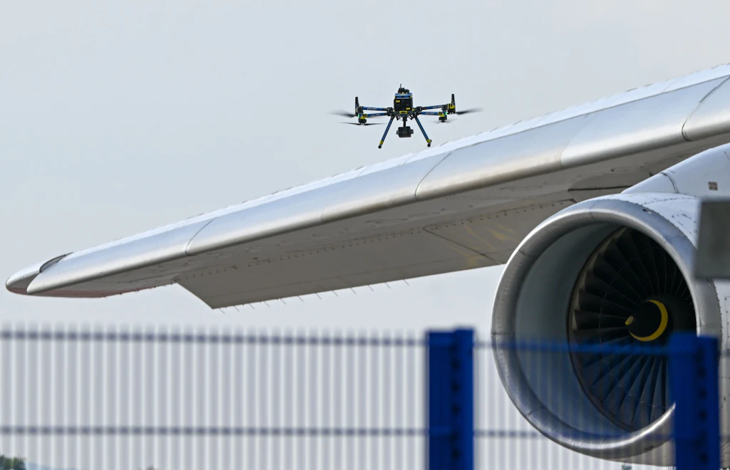 „Die Bombe war uns egal“: Wie Reisende am Flughafen Leipzig den Drohnenfund erlebten