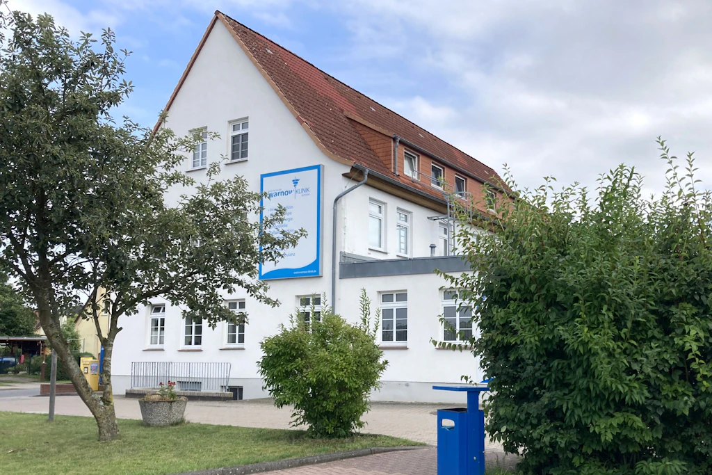 Der ältere Gebäudeteil der Warnow-Klinik in Bützow im Landkreis Rostock.
