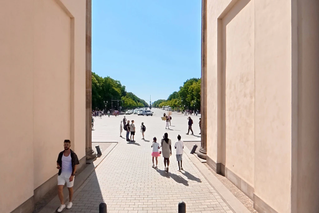 Am Freitag bleibt es in Berlin bei rund 24 Grad freundlich und trocken.