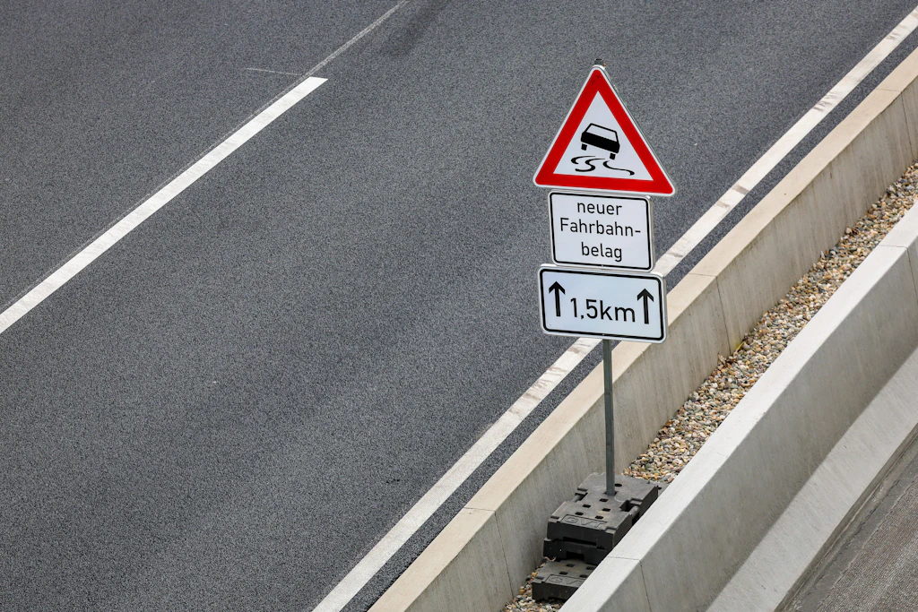 Das Kartell betraf Aufträge zur Sanierung von Straßen und anderen Asphaltflächen im gesamten Bundesgebiet.