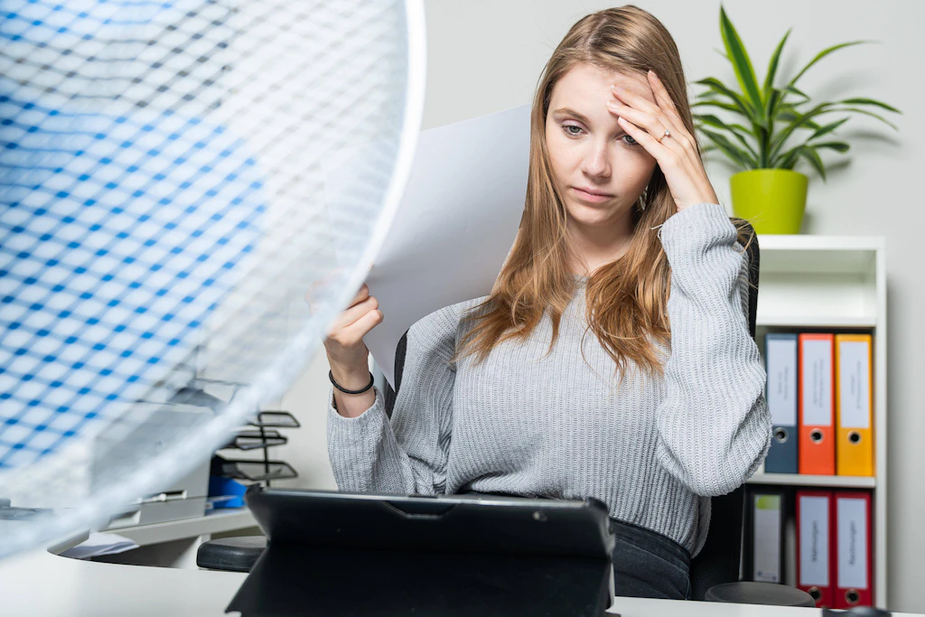 Hitzefrei im Büro? Was Beschäftigte von ihrem Betrieb wirklich verlangen können