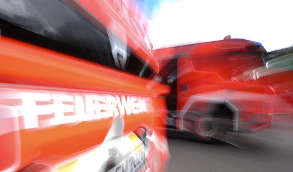 Wohnhausbrand in Schwerin: Ein Mann stirbt bei mutmaßlicher Explosion