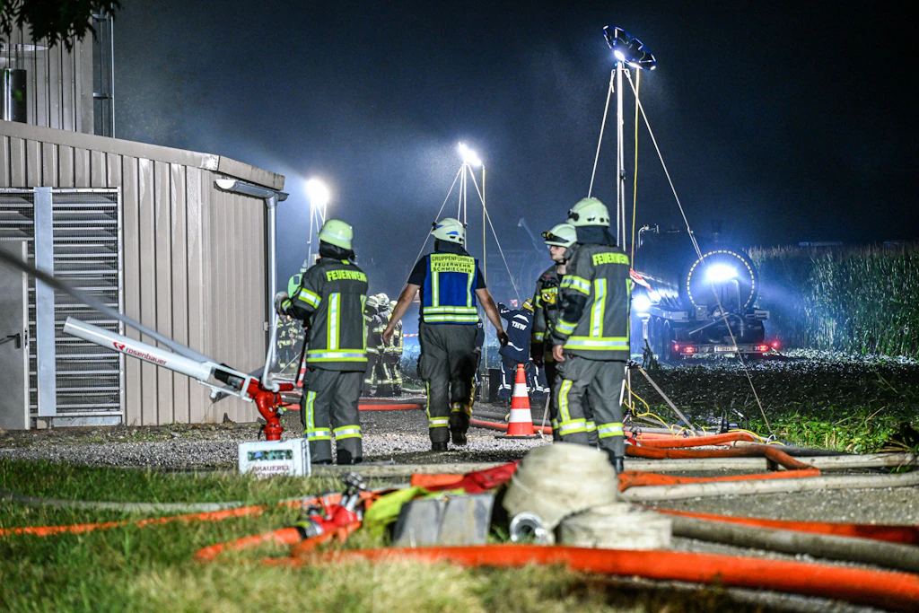 Großbrand bei Ried: Rund 1600 Schweine sterben in Stall