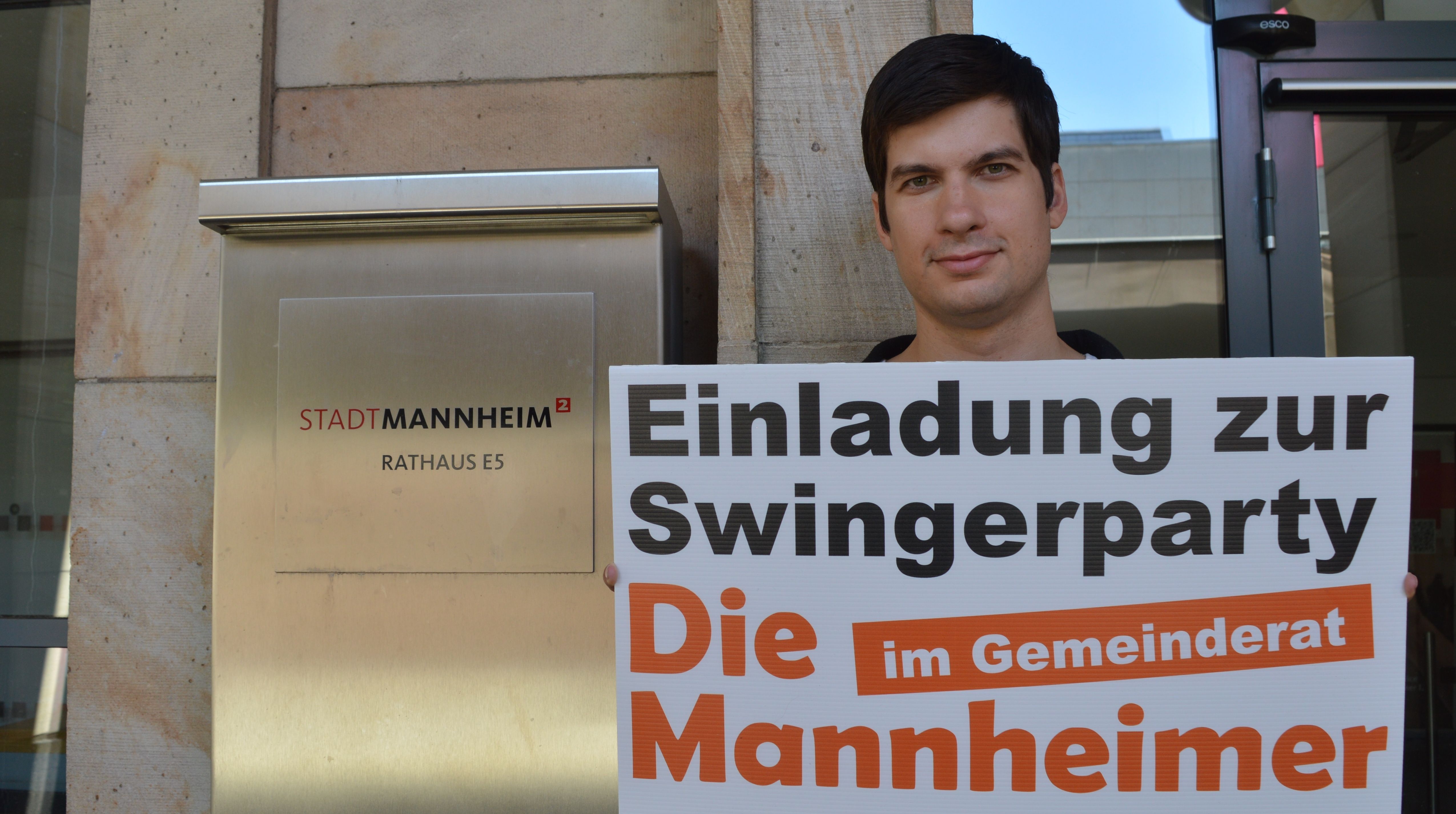 Swingerparty im Rathaus: Stadtrat sorgt mit Protestaktion für Aufsehen