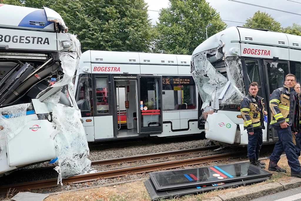 Straßenbahnunglück in Gelsenkirchen: 24 Verletzte bei Auffahrunfall zweier Bahnen