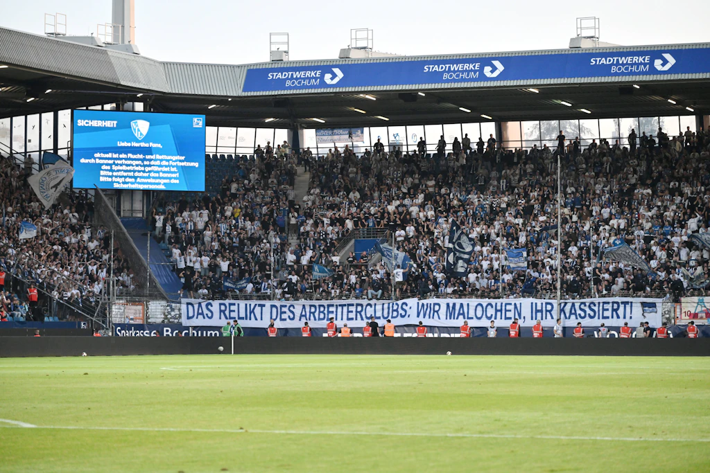 Spiel unterbrochen wegen Banner: Darum ging es den Hertha-Ultras