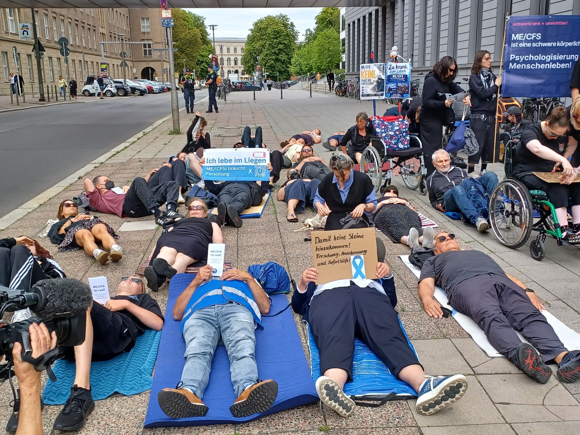 Zu krank zum Leben: Warum Friedrich (23) beim Trauerzug für ME/CFS-Tote fehlt