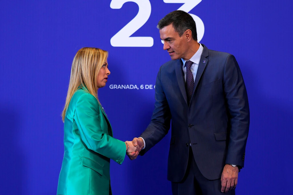 Italiens Ministerpräsidentin Meloni und Spaniens Ministerpräsident Sánchez: Spanien stellt Italien ein Ultimatum