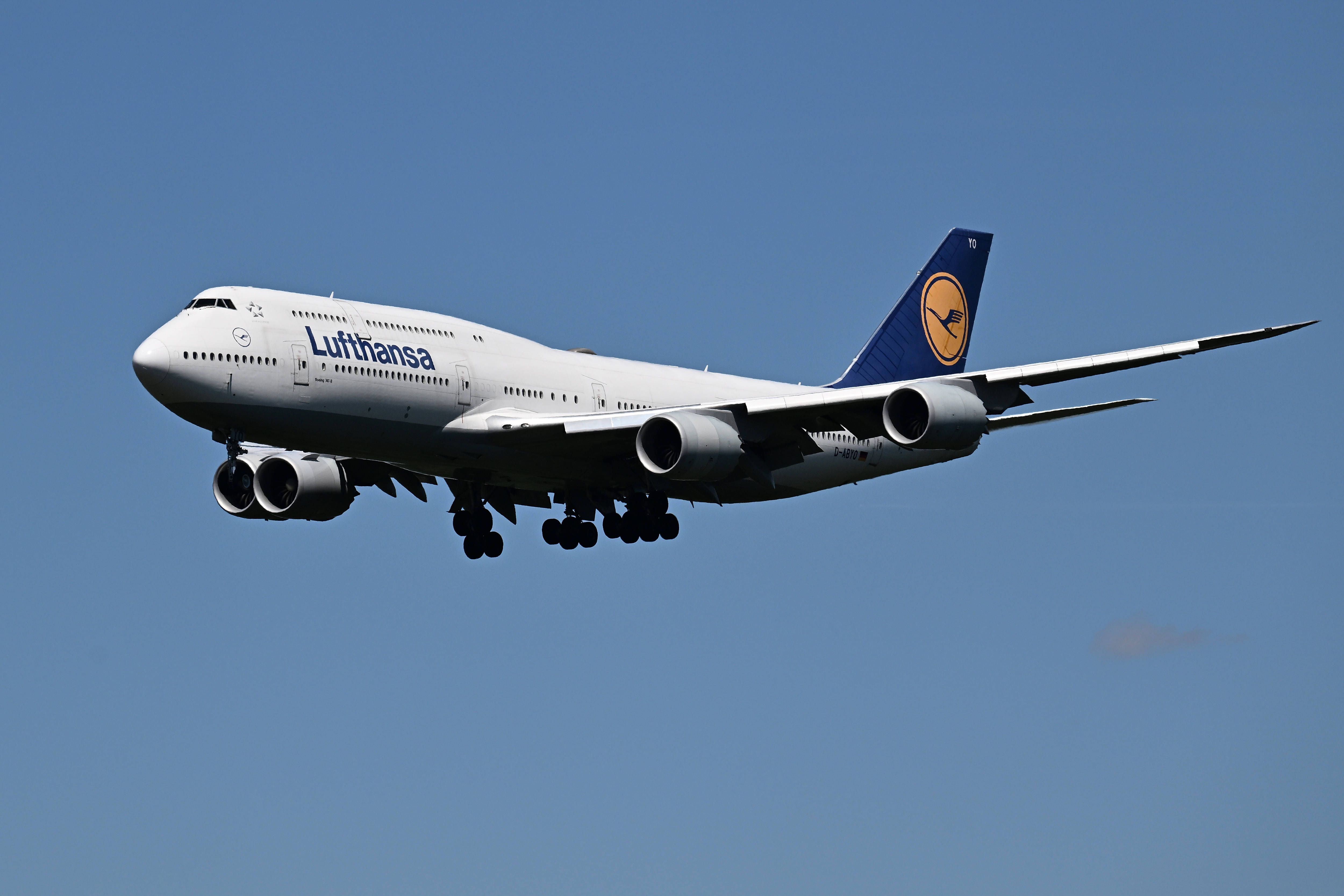 Notsignal 7700 abgegeben: Lufthansa-Boeing 747-8 macht Notlandung im Kongo – aber alle Passagiere sicher