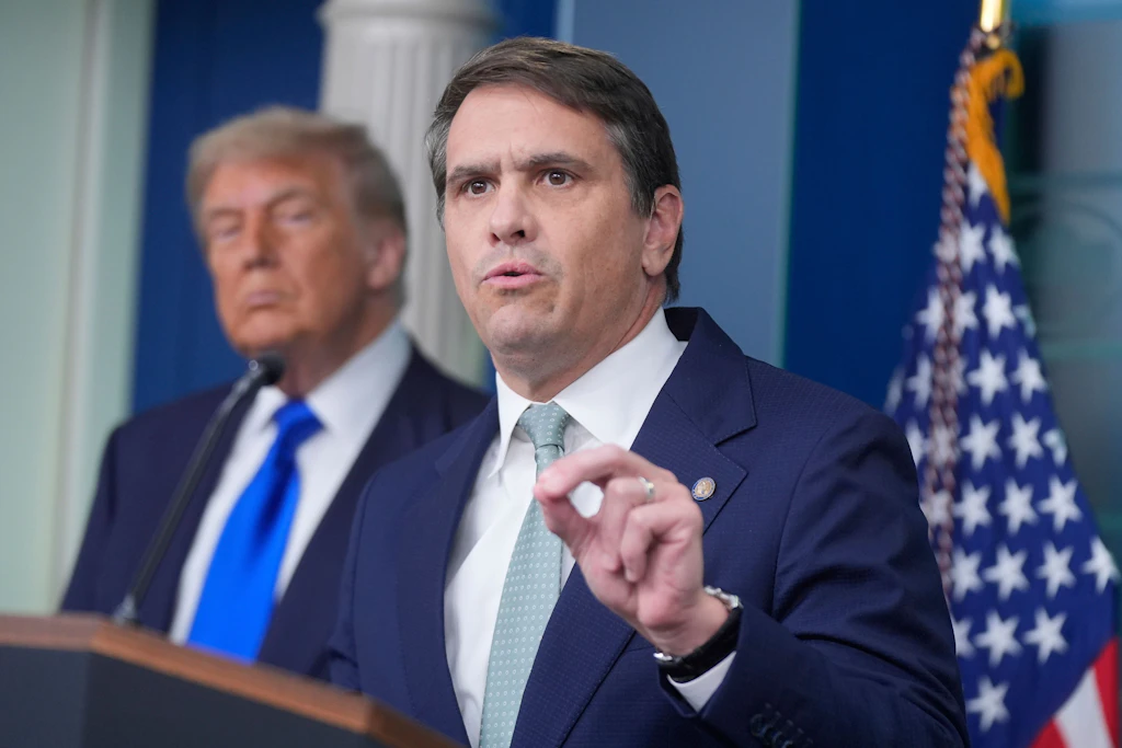 „Habe schlichtweg kein Vertrauen“: Warum der neue US-Justizminister Todd Blanche so umstritten ist