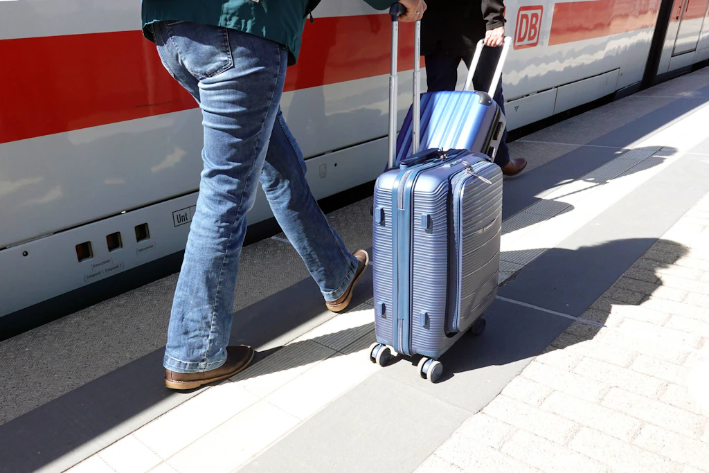 Schon ab 20 Minuten erwarteter Verspätung am Ziel kann die Zugbindung bei einer Inlandsreise entfallen.