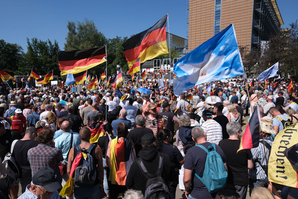 Rund 10.000 Menschen demonstrierten zur V
