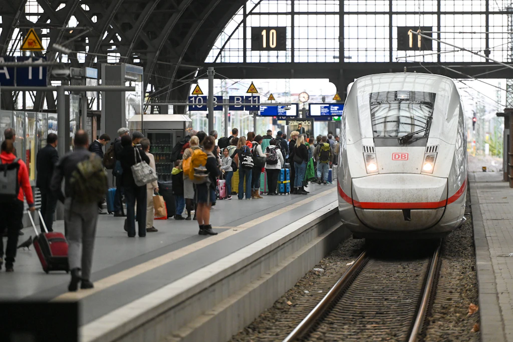 Bei aufgehobener Zugbindung dürfen Sparpreiskunden unter bestimmten Voraussetzungen andere Züge nutzen.