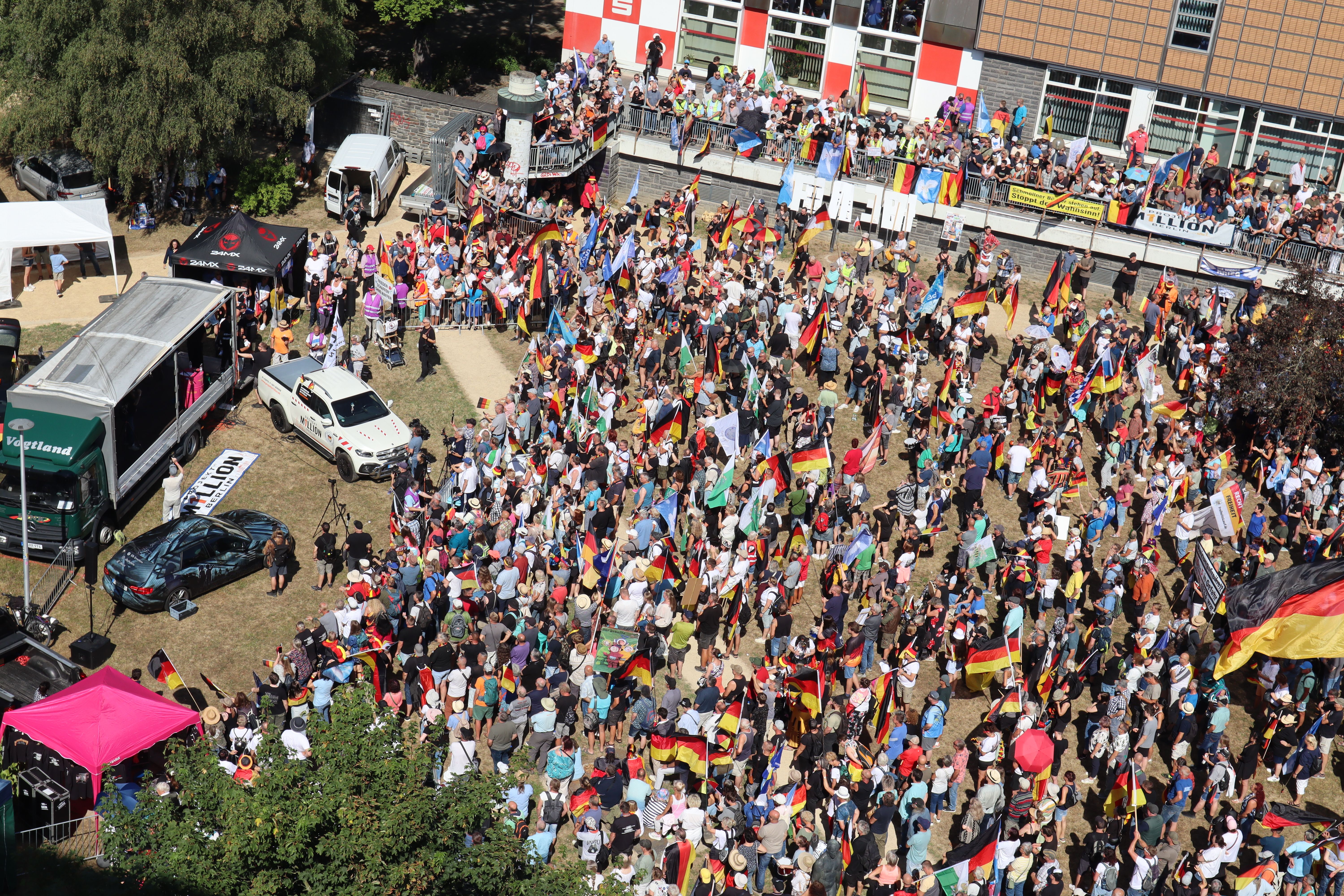 Rund 10.000 Menschen protestieren bei „Projekt M1llion“ in Plauen
