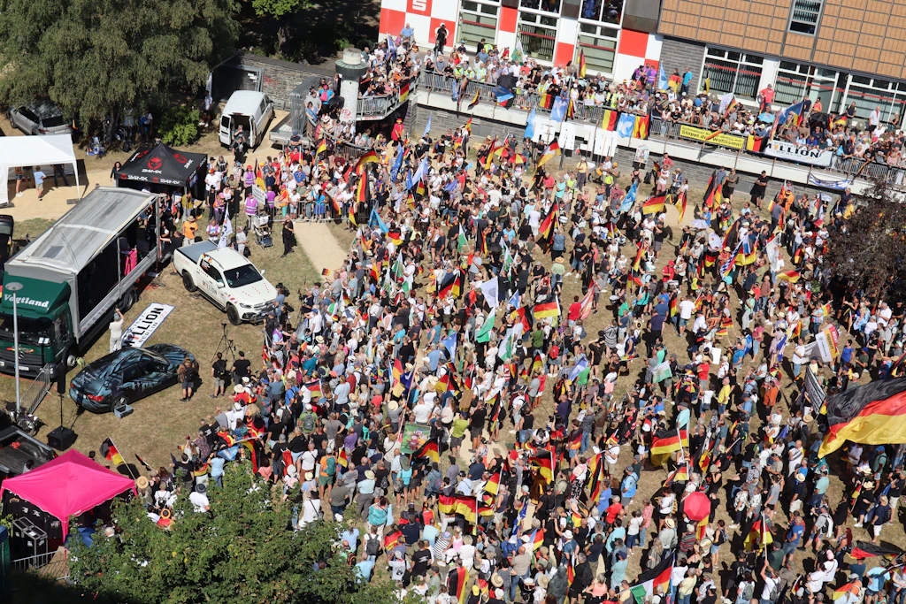 Rund 10.000 Menschen protestieren bei „Projekt M1llion“ in Plauen