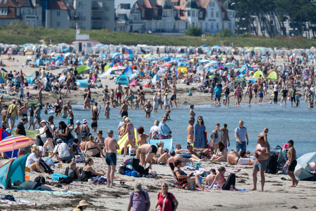 Der Strand im Ostseebad Warnemünde.