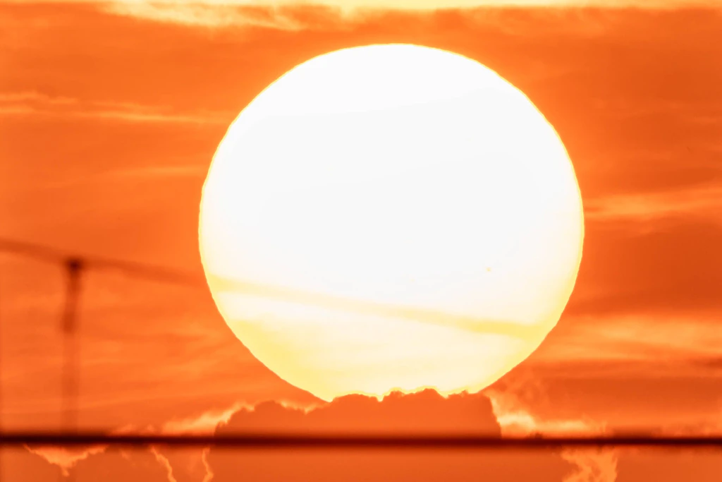 Statt Starkregen 30 bis 33 Grad: Die für Sonntag angekündigte Gewitterlage über Berlin und Brandenburg ist abgesagt.