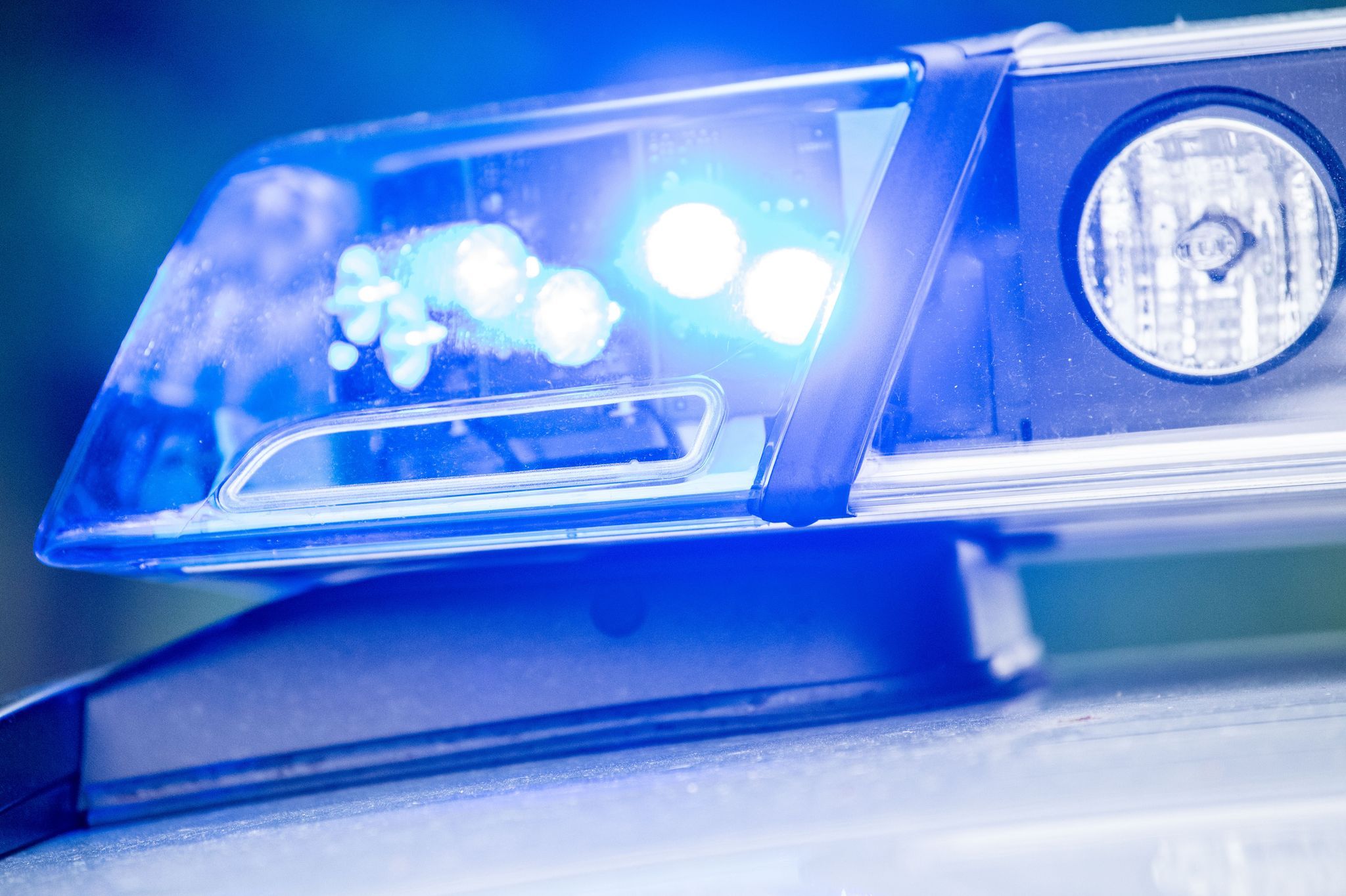Messerattacke in Potsdam: Ein Schwerverletzter - Verdächtiger auf der Flucht
