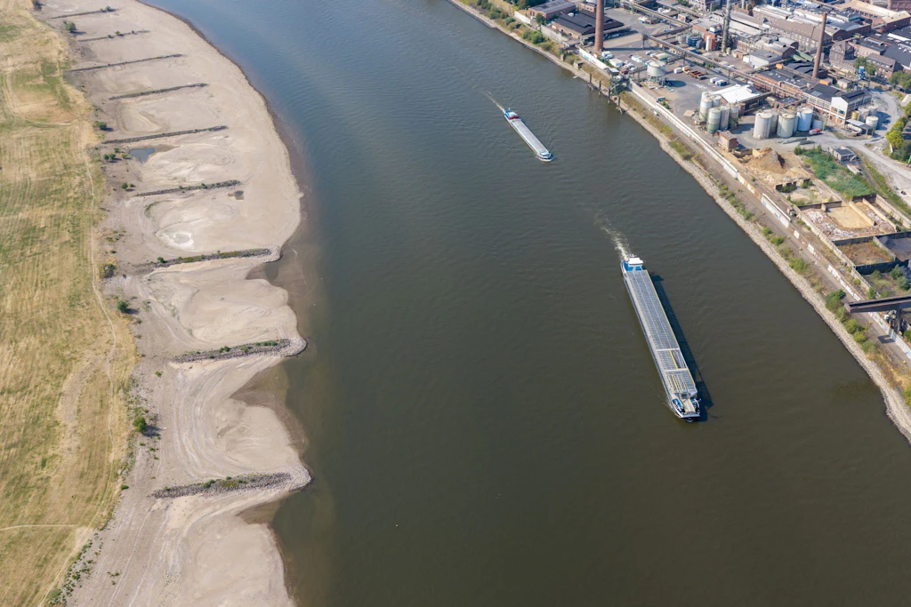 Warum kostet Tanken im Osten mehr – und was hat der Rhein damit zu tun?