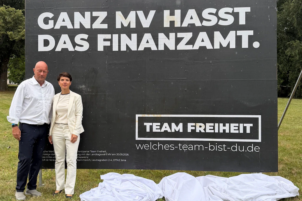 Gründerin Frauke Petry und Parteivorsitzender Thomas Kemmerich beim Kampagnenstart von Team Freiheit am Montagvormittag in Rostock.