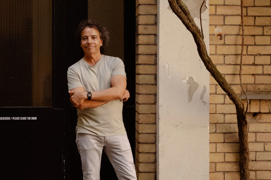 Fernando Sáez im HAU 3 in Berlin.