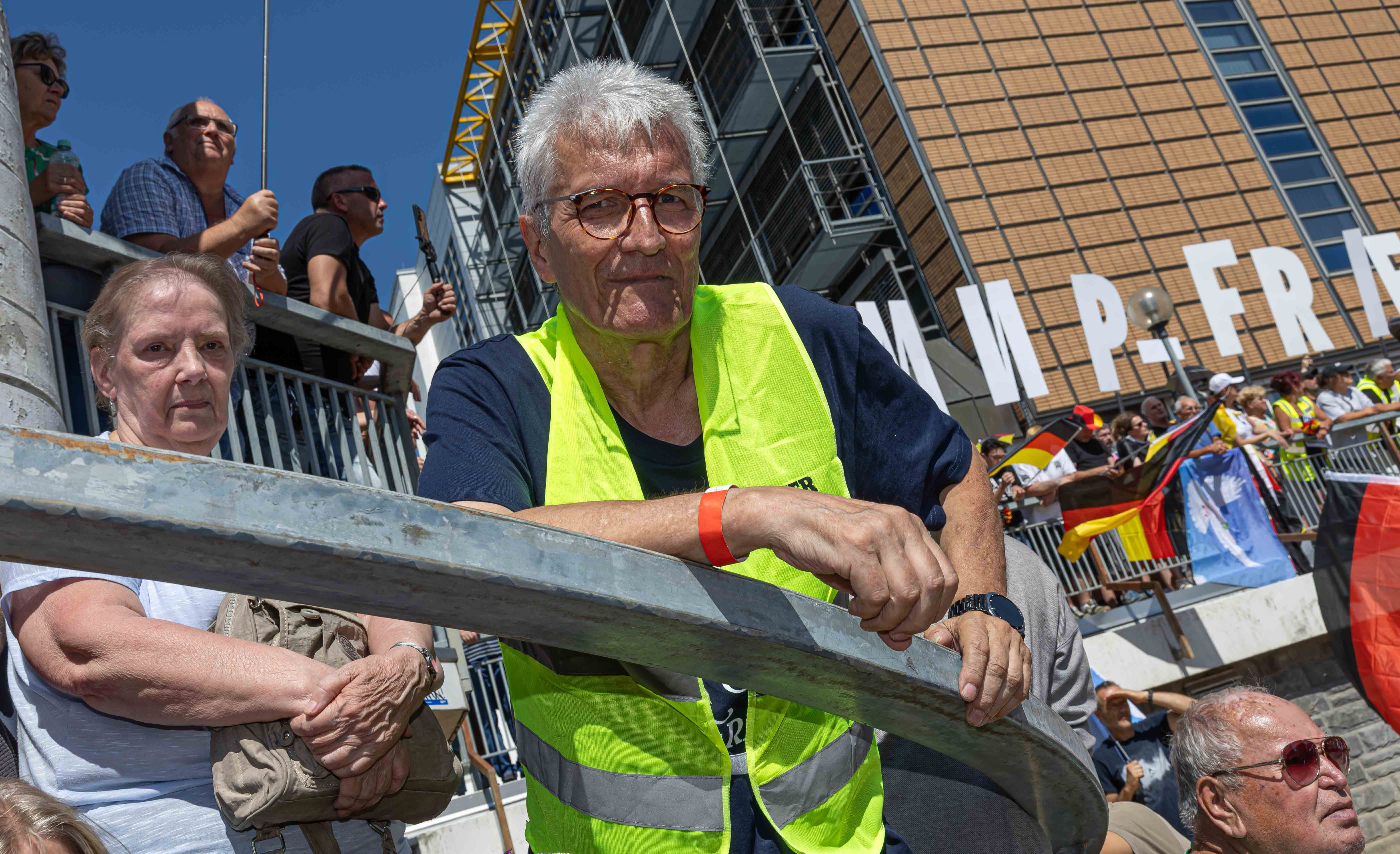 Seit 37 Jahren: Dieser Plauener ist im besonderen Einsatz für Demokratie