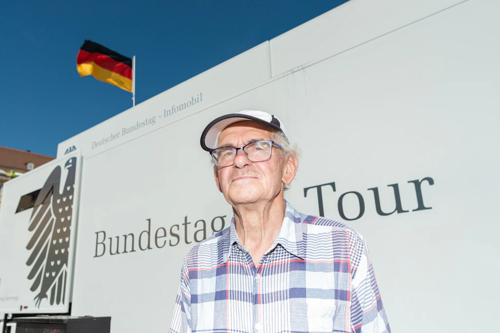 Roland Polleschner kam ebenfalls auf den Dresdner Altmarkt, ohne dem weißen Truck einen Besuch abzustatten.