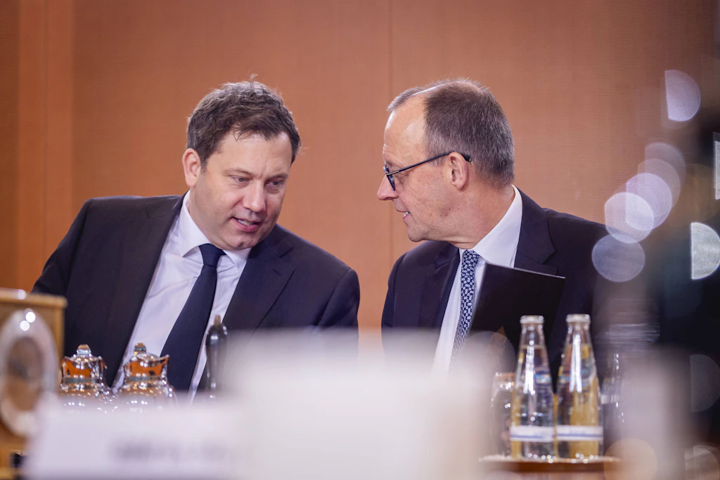 Kanzler Friedrich Merz (CDU) und sein Finanzminister Lars Klingbeil (SPD) haben so viel Geld wie noch nie, wollen aber immer noch mehr.