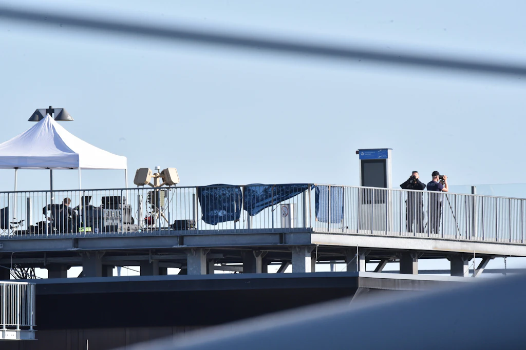 So kontrolliert die Bundespolizei derzeit den Luftraum über dem Leipziger Flughafen auf Drohnen.