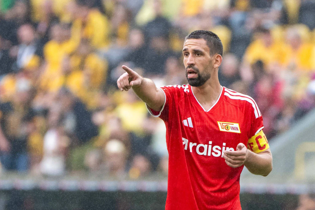 Im Testspiel bei Dynamo Dresden führte Rani Khedira die Mannschaft des 1. FC Union Berlin noch als Kapitän aufs Feld. Wird das einer seiner letzten Einsätze für die Köpenicker bleiben?