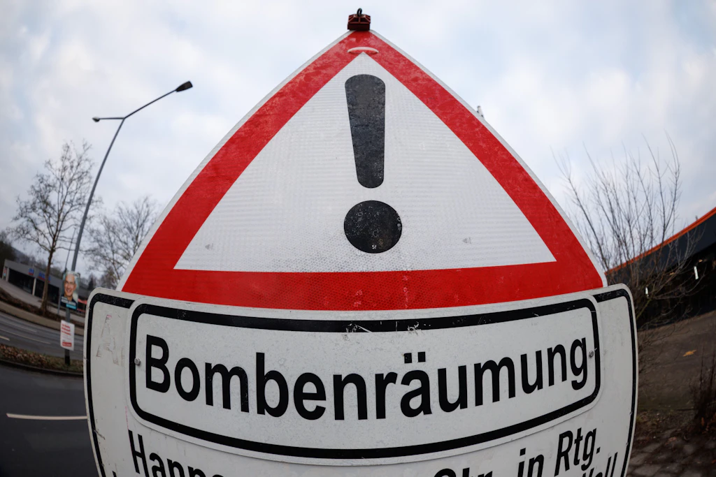 In einem Waldgebiet bei Oranienburg wird Weltkriegsmunition gesprengt.