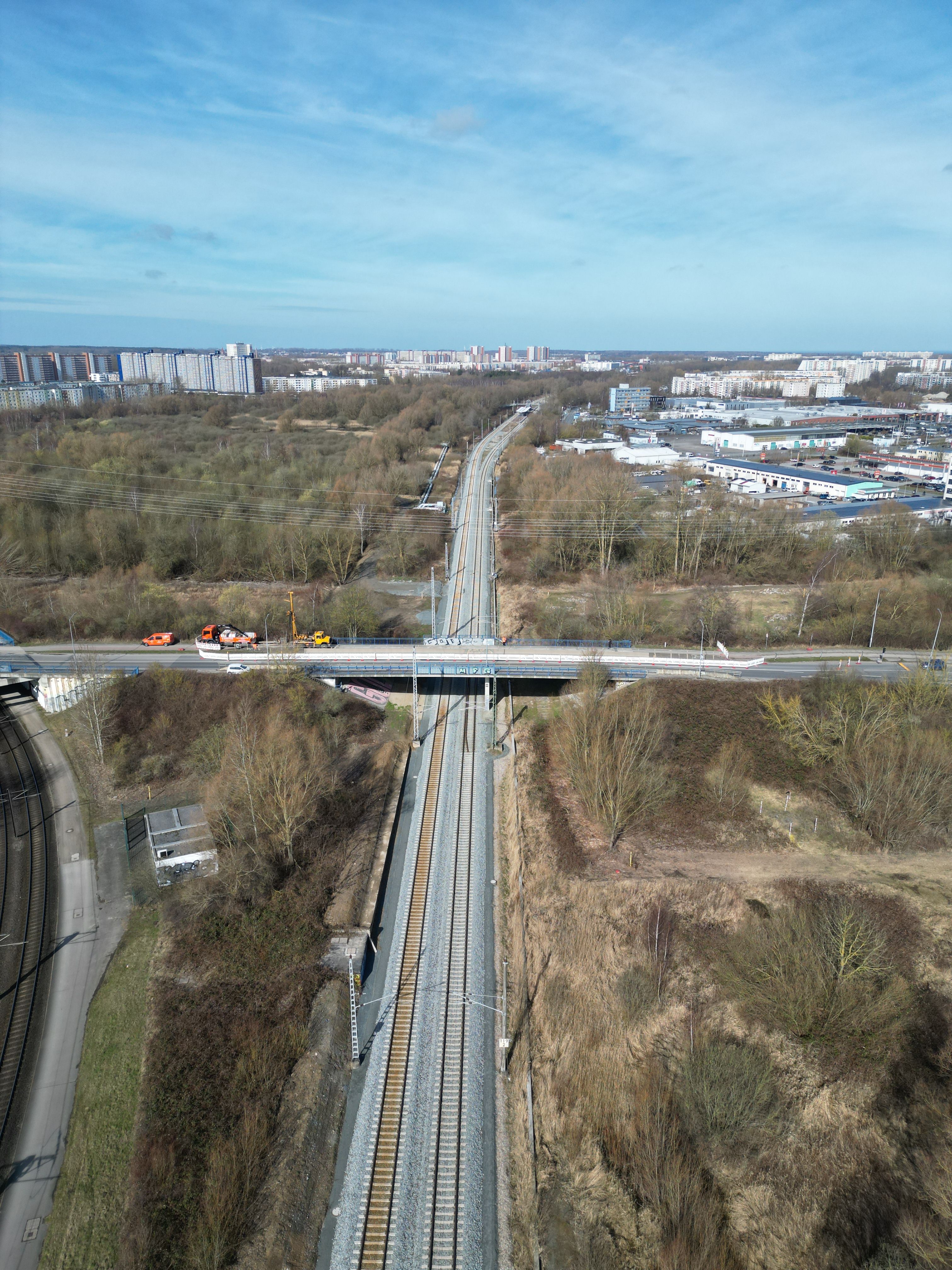 Auffällige Messwerte: Rostock schränkt Verkehr auf maroder Brücke ein