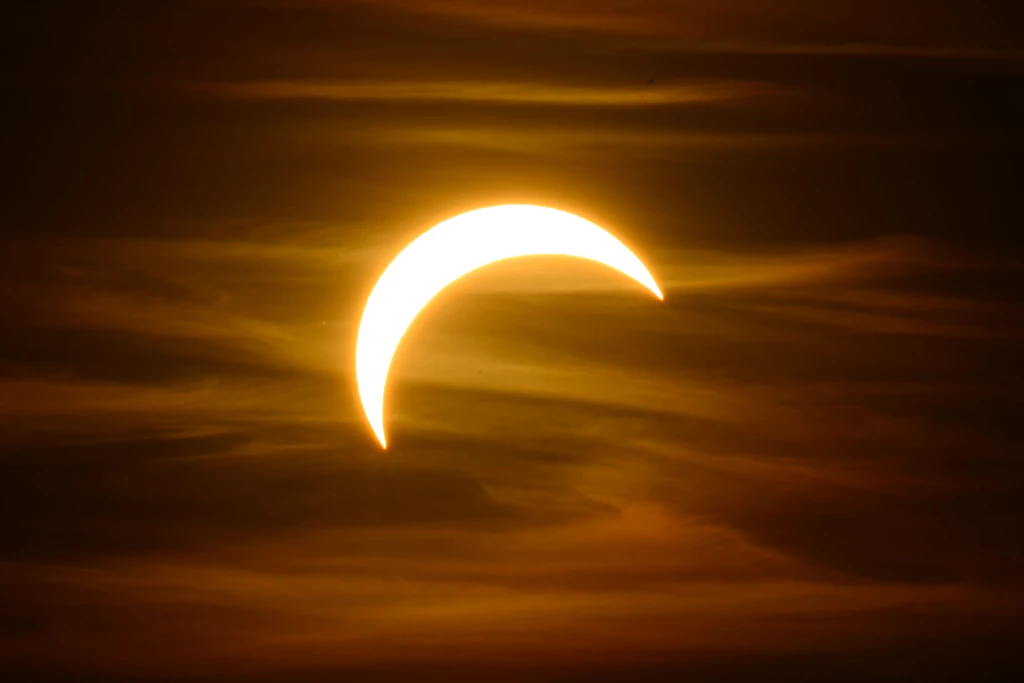 Die partielle Sonnenfinsternis begeisterte viele Menschen am Mittwochabend.