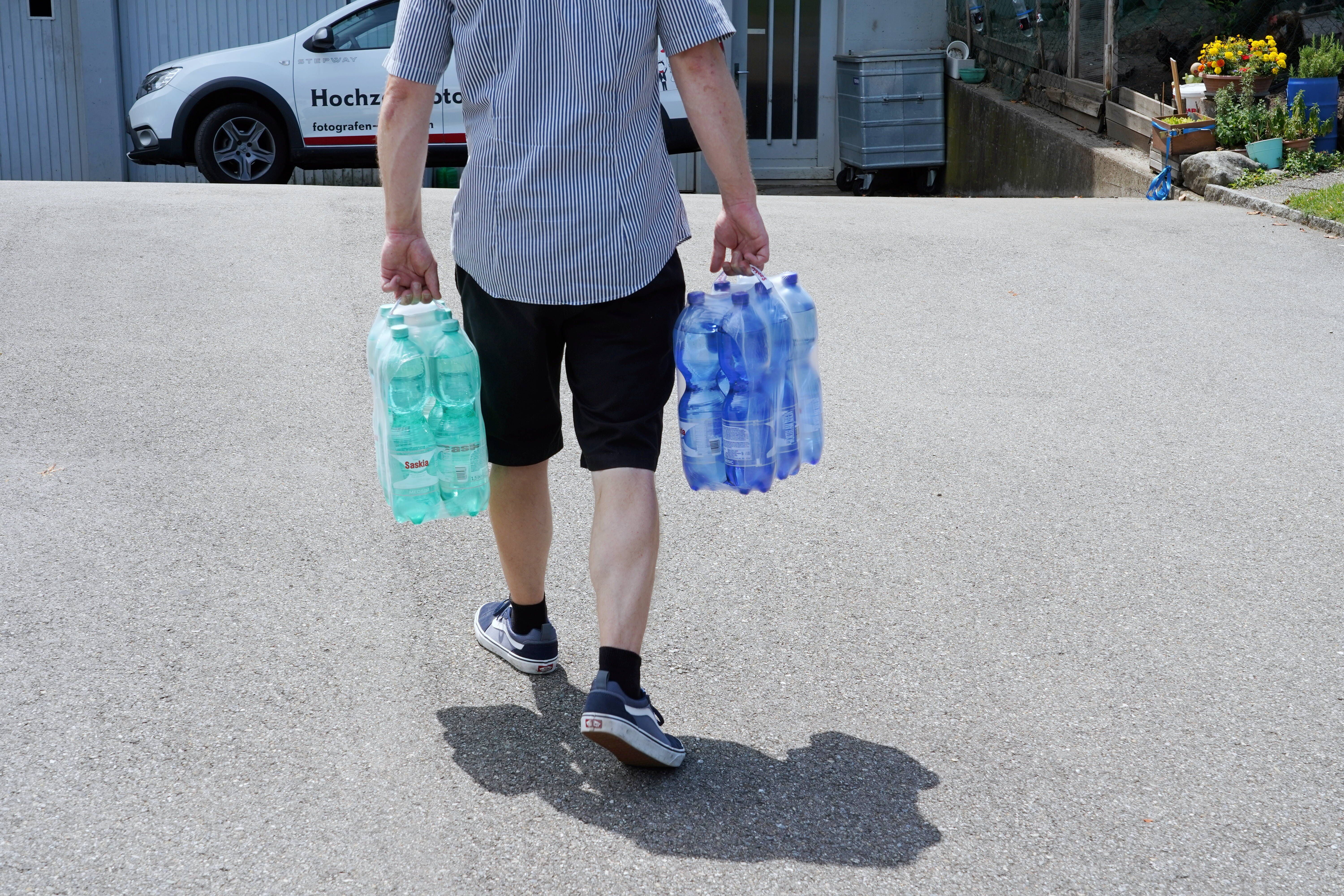 Warum gibt es bei Lidl eigentlich kein Wasser in Glasflaschen?