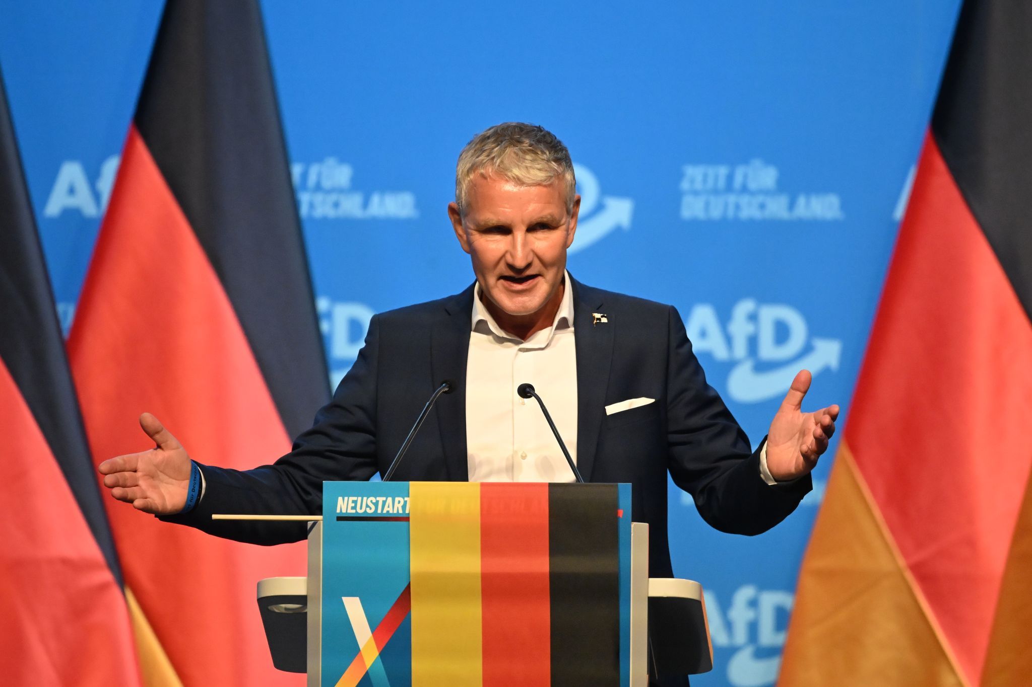 „Björn Höcke ist ein Nazi“: Polizei beschlagnahmt Plakat der Linken in Fürstenwalde